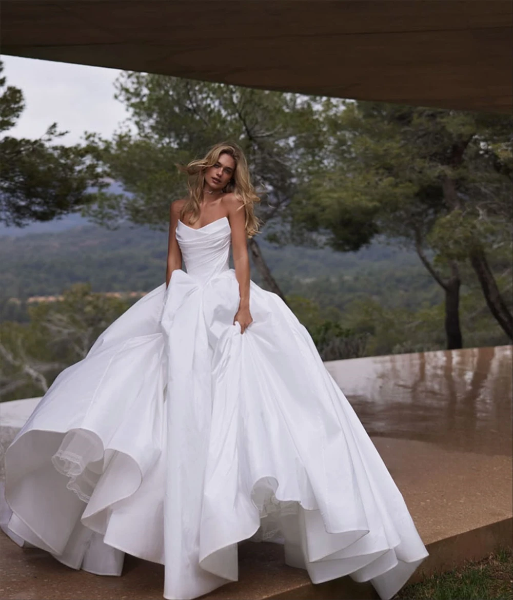 Customized Boho White Jersey Wedding Dress Elegant Strapless Sleeveless Bridal Gowns Classic A-Line Court Train Vestido De Novia
Customized Boho White Jersey Wedding Dress Elegant Strapless Sleeveless Bridal Gowns Classic A-Line Court Train Vestido De Novia