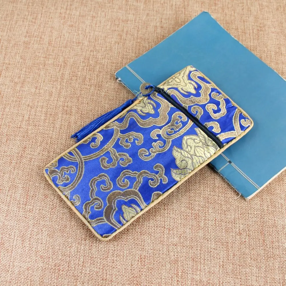 Tassel Buddhist Antique Lotus Double-layer Dragon Pattern Jewelry Bag Chinese Style Sachet Scripture Bag Embroidery Bag
Tassel Buddhist Antique Lotus Double-layer Dragon Pattern Jewelry Bag Chinese Style Sachet Scripture Bag Embroidery Bag