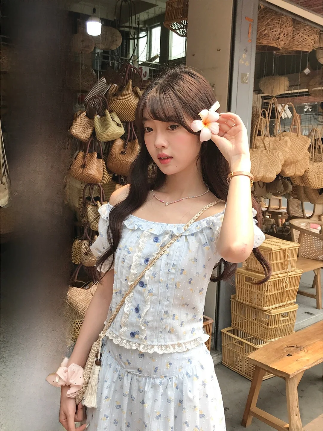 Sweet Floral Short Sleeve Shirt And Half Skirt Set Vintage Gentle Design Beautifully Breathable Cotton Summer Outfit for Women
Sweet Floral Short Sleeve Shirt And Half Skirt Set Vintage Gentle Design Beautifully Breathable Cotton Summer Outfit for Women