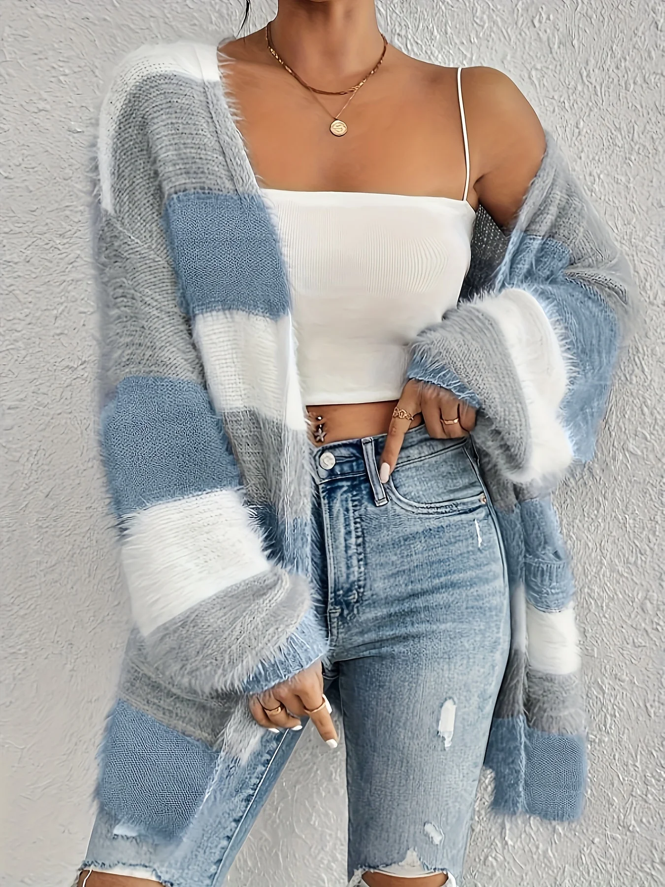 Autumn and Winter New Fashion Women's Clothing Versatile Daily Stitching Contrasting Color Double Pocket Sweater Cardigan Jacket
Autumn and Winter New Fashion Women's Clothing Versatile Daily Stitching Contrasting Color Double Pocket Sweater Cardigan Jacket