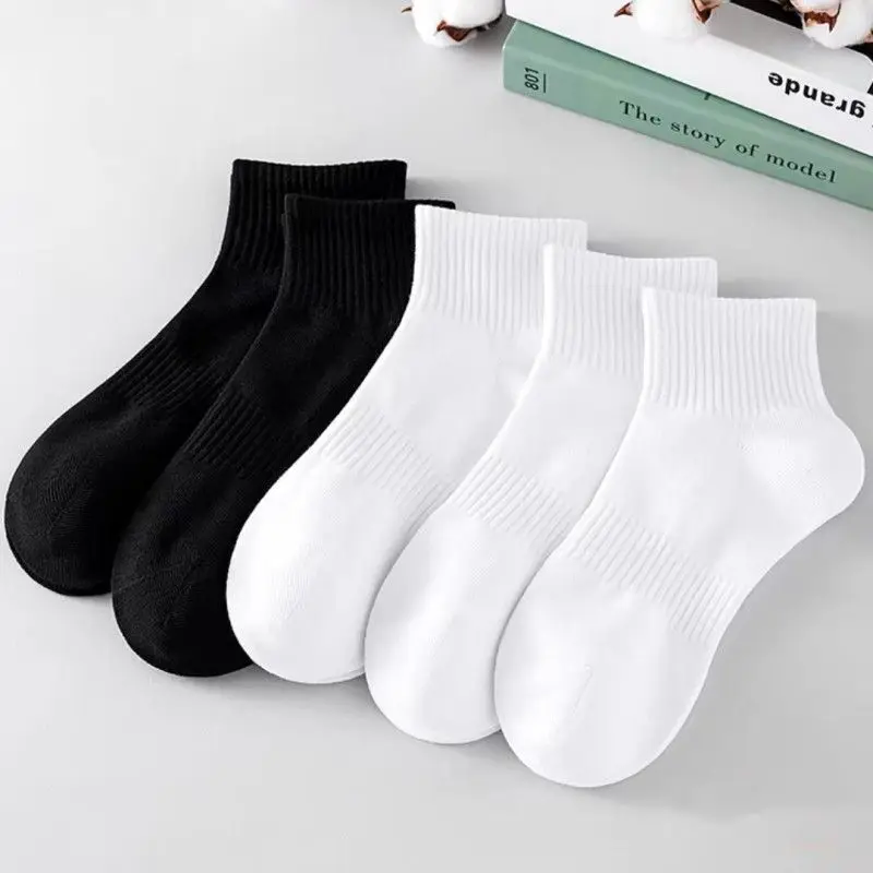 5 pairs of socks for men's summer thin breathable mid tube autumn pure white anti odor and sweat absorbing short tube boat socks
5 pairs of socks for men's summer thin breathable mid tube autumn pure white anti odor and sweat absorbing short tube boat socks
