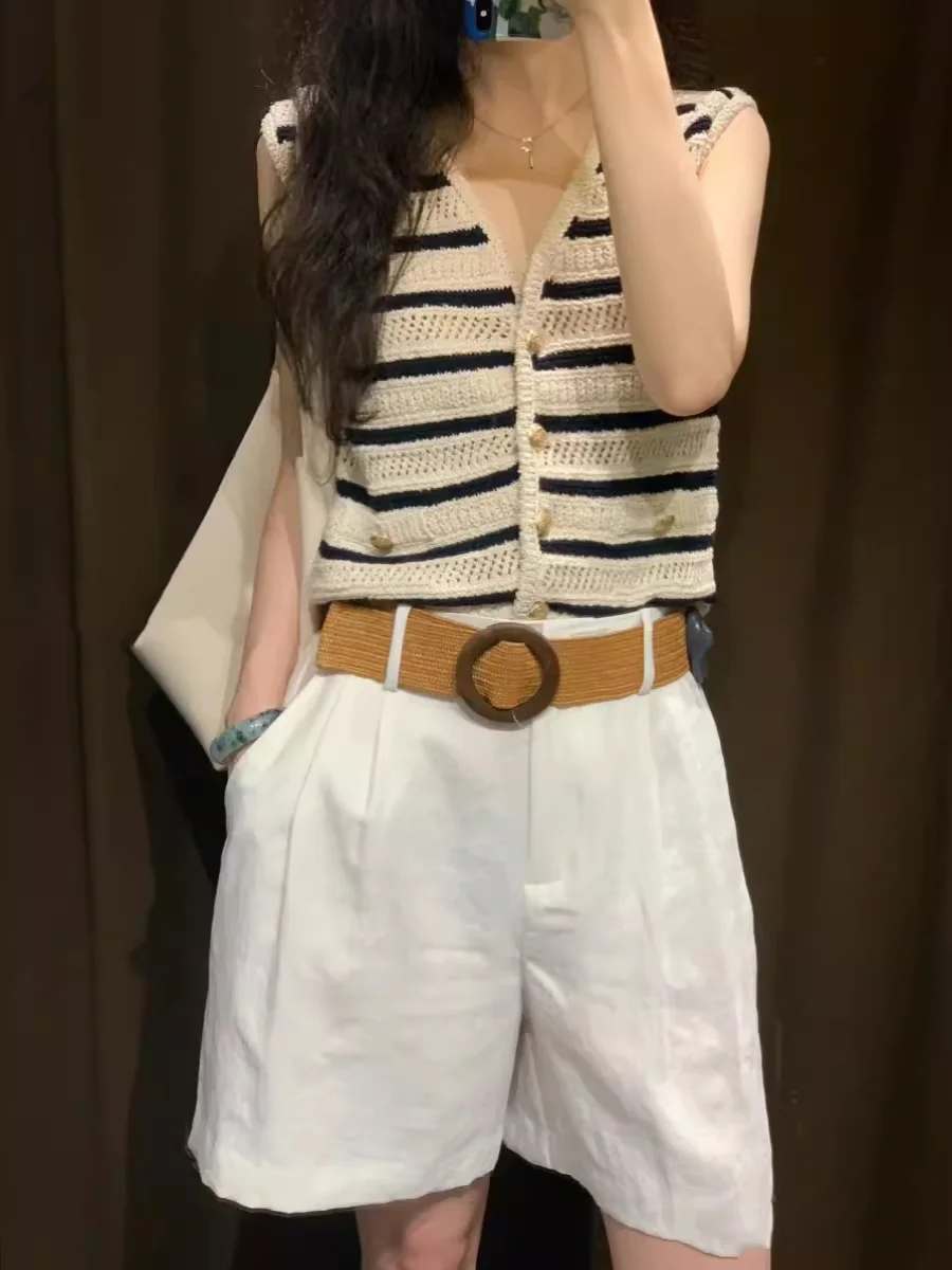 Summer 2025 Women's Slim Fit V-Ne Svel Knitted Vest New Arrival Korean Sle Commute Faion ort Sve Stripe Pattern
Summer 2025 Women's Slim Fit V-Ne Svel Knitted Vest New Arrival Korean Sle Commute Faion ort Sve Stripe Pattern