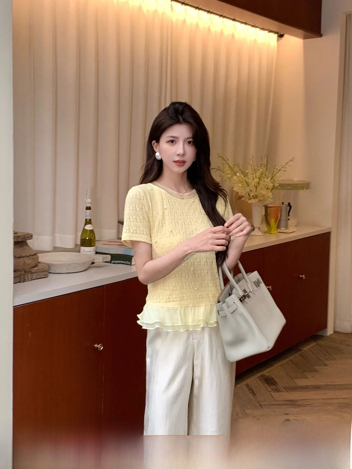 Женский летний повседневный тонкий топ Kun Total【Aurie】желтого цвета с круглым вырезом и кружевом, новый стиль, для работы и отдыха, однотонный
Женский летний повседневный тонкий топ Kun Total【Aurie】желтого цвета с круглым вырезом и кружевом, новый стиль, для работы и отдыха, однотонный