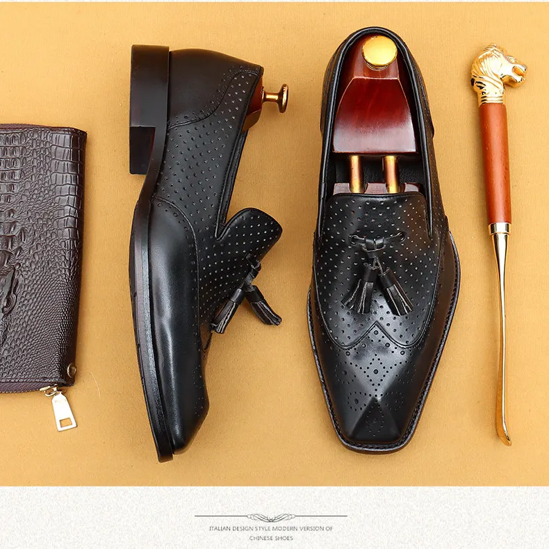 New High-end Carved Men's Perforated Hole Hollow Breathable Square Head Set Feet Tassel Lefu Shoe Top Layer Cowhide Pedal
New High-end Carved Men's Perforated Hole Hollow Breathable Square Head Set Feet Tassel Lefu Shoe Top Layer Cowhide Pedal