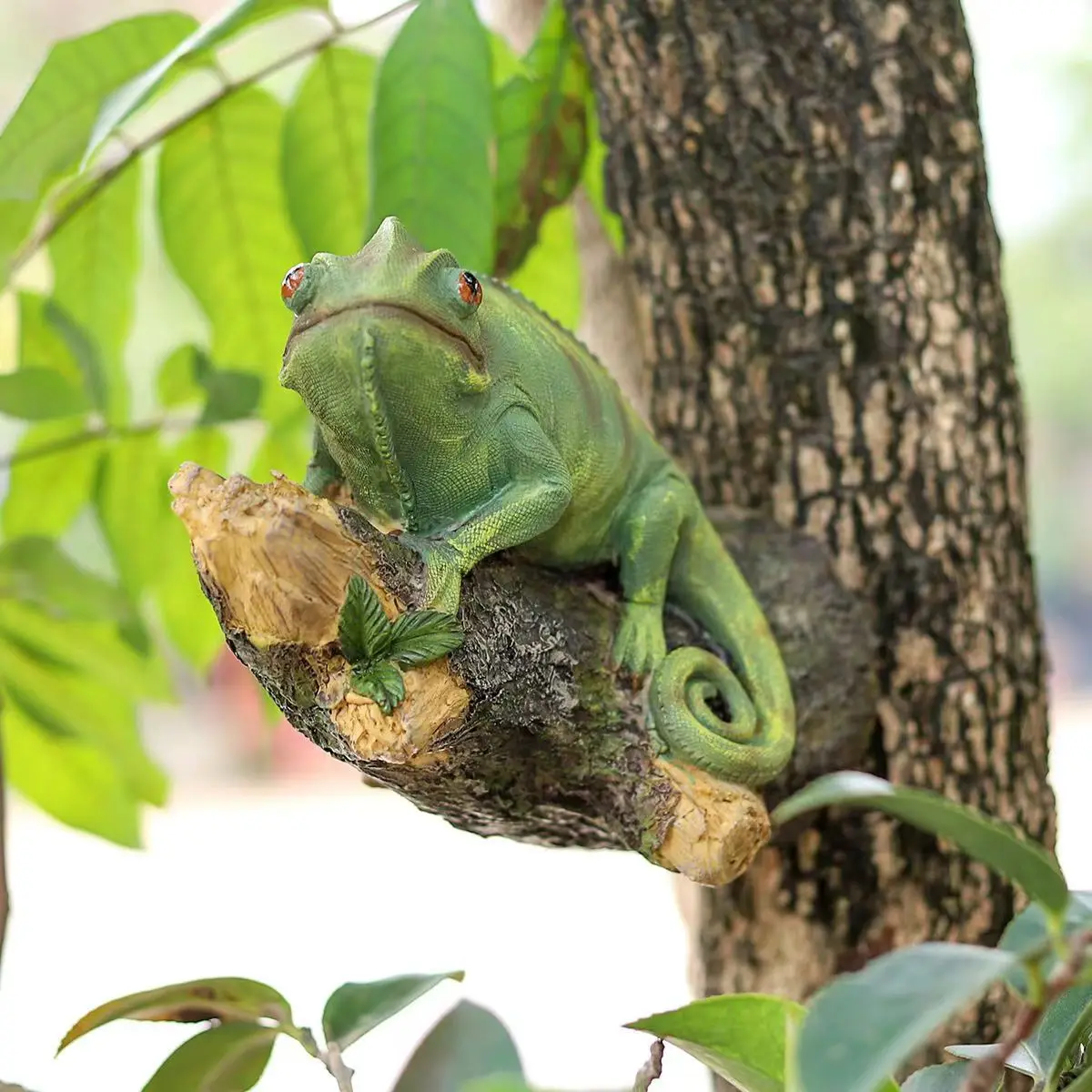 Outdoor Courtyard Decoration, Garden Balcony Decoration, Resin Simulation, Chameleon Tree Hanging, Animal Garden Decoration
Outdoor Courtyard Decoration, Garden Balcony Decoration, Resin Simulation, Chameleon Tree Hanging, Animal Garden Decoration