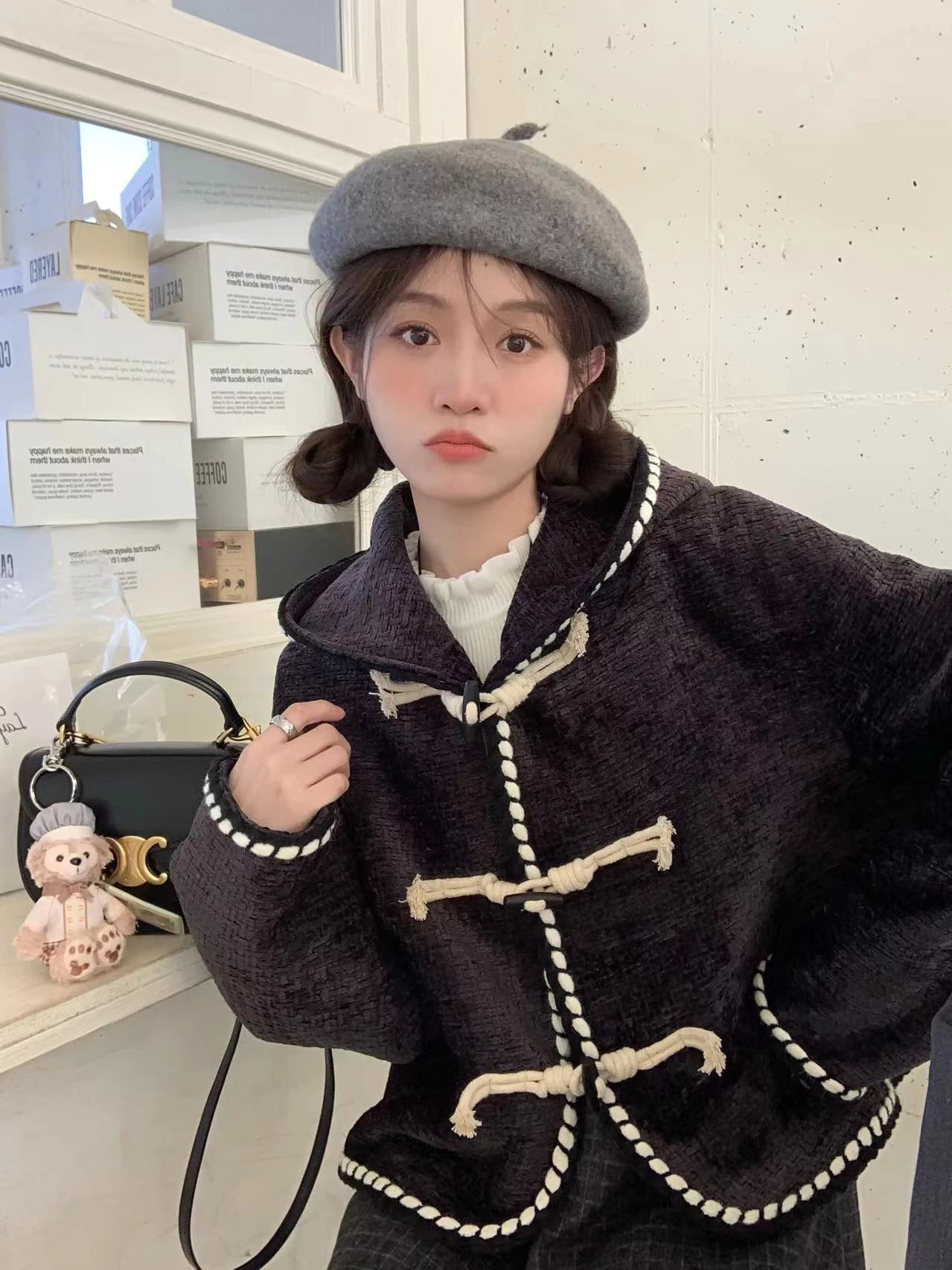 Женская зимняя теплая повседневная куртка FF BLUE с капюшоном, на пуговицах, с бархатной текстурой, на хлопковой подкладке, свободного кроя
Женская зимняя теплая повседневная куртка FF BLUE с капюшоном, на пуговицах, с бархатной текстурой, на хлопковой подкладке, свободного кроя