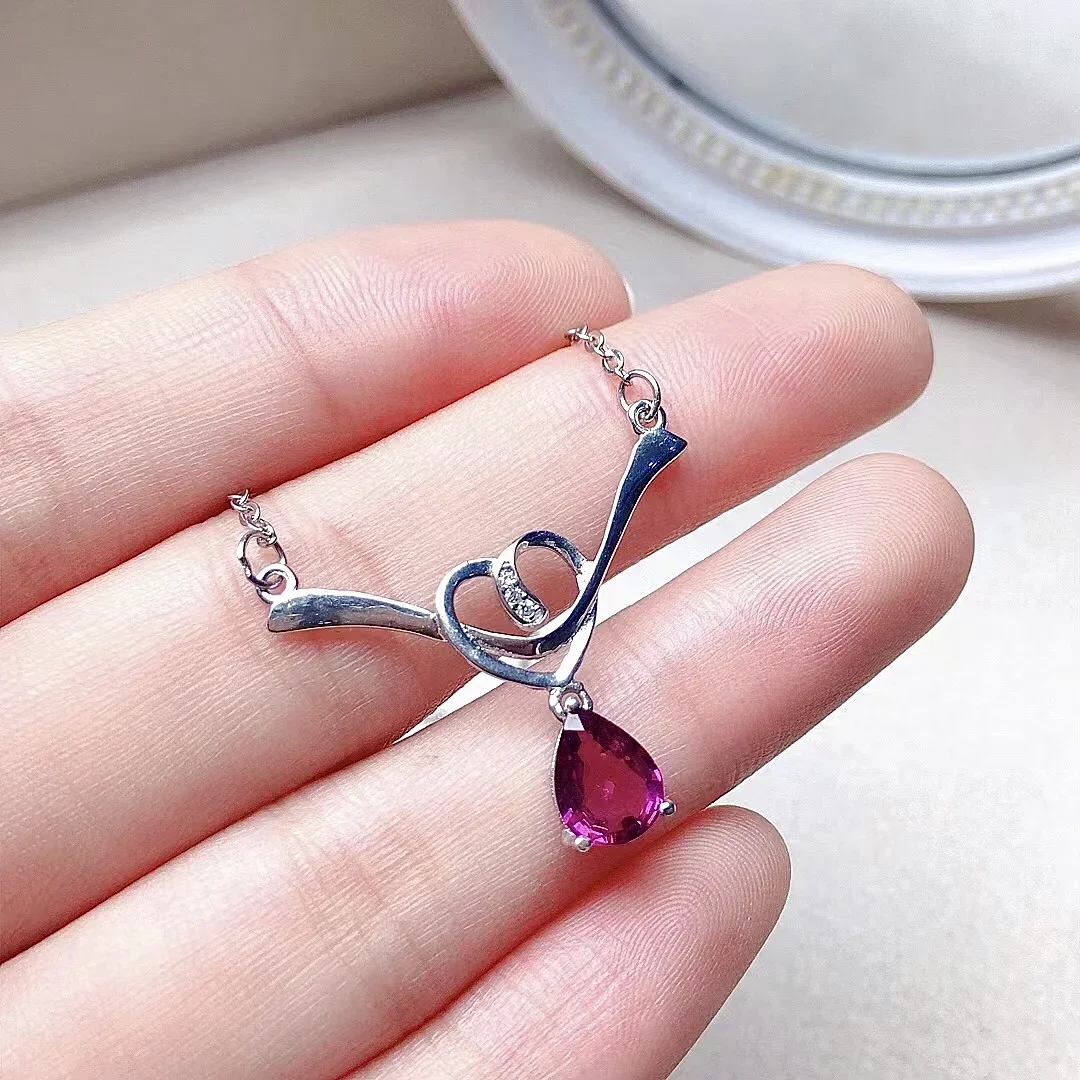 Elegant Sterling Silver Garnet Necklace Pendant for Office Lady 6*8mm VVS Grade Natural Garnet Pendant 925 Silver Garnet Jewelry
Elegant Sterling Silver Garnet Necklace Pendant for Office Lady 6*8mm VVS Grade Natural Garnet Pendant 925 Silver Garnet Jewelry