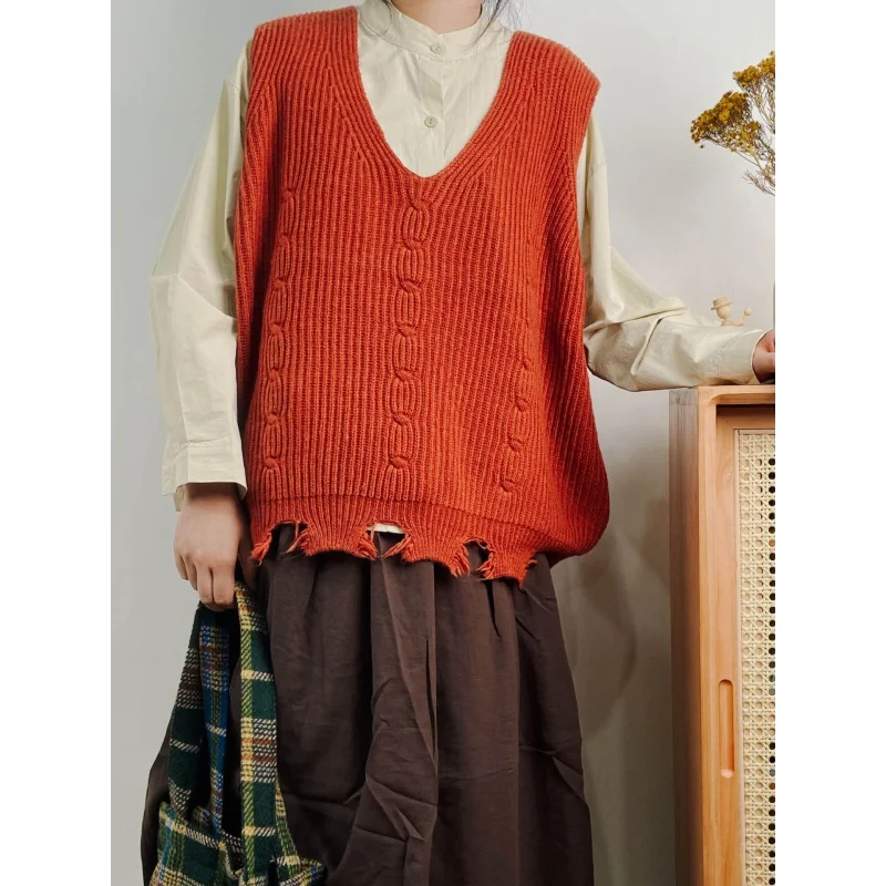 Early Spring Knitted 2024 New V-neck Artistic Large Size Loose Pullover Vest for Women
Early Spring Knitted 2024 New V-neck Artistic Large Size Loose Pullover Vest for Women