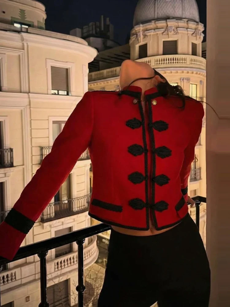 Ретро-куртка в стиле Наполеон для женщин: модная, с панельным дизайном, воротником-стойкой, на пуговицах, приталенная, весна-осень 2026, новинка в категории верхней одежды
Ретро-куртка в стиле Наполеон для женщин: модная, с панельным дизайном, воротником-стойкой, на пуговицах, приталенная, весна-осень 2026, новинка в категории верхней одежды