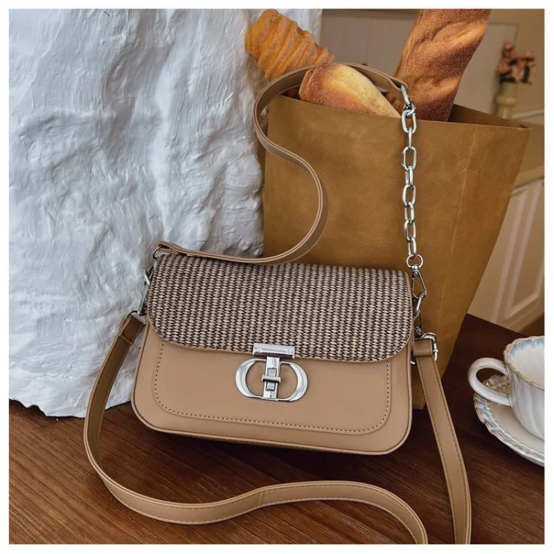 High-End Women's Crossbody-Bag Crafted From Fine Leather Boasting Paris Vintage Look
High-End Women's Crossbody-Bag Crafted From Fine Leather Boasting Paris Vintage Look