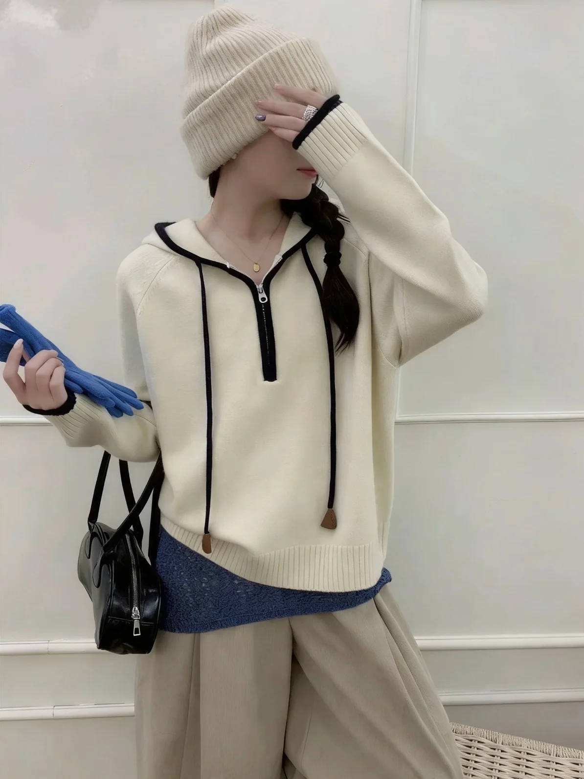 Нежный сине-серый свитшот с капюшоном и завязками, высококачественный вязаный топ в элегантном стиле, с полумолнией, в стиле Донгдамун
Нежный сине-серый свитшот с капюшоном и завязками, высококачественный вязаный топ в элегантном стиле, с полумолнией, в стиле Донгдамун