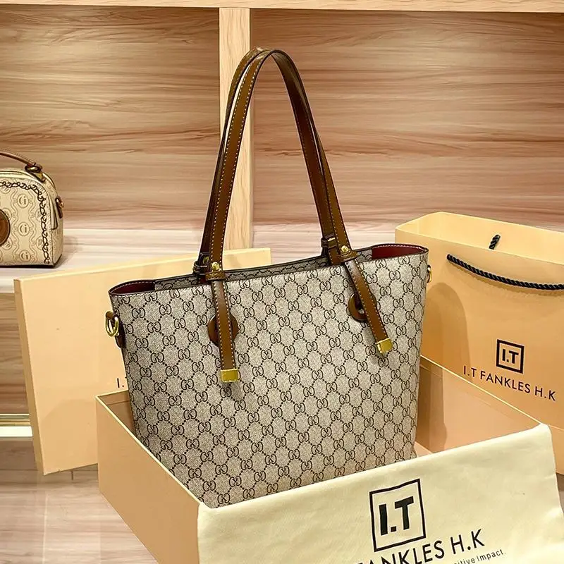 Стильная дизайнерская большая сумка для женщин, роскошная кожаная сумка через плечо, минималистичная винтажная элегантная шикарная большая вместимость
Стильная дизайнерская большая сумка для женщин, роскошная кожаная сумка через плечо, минималистичная винтажная элегантная шикарная большая вместимость