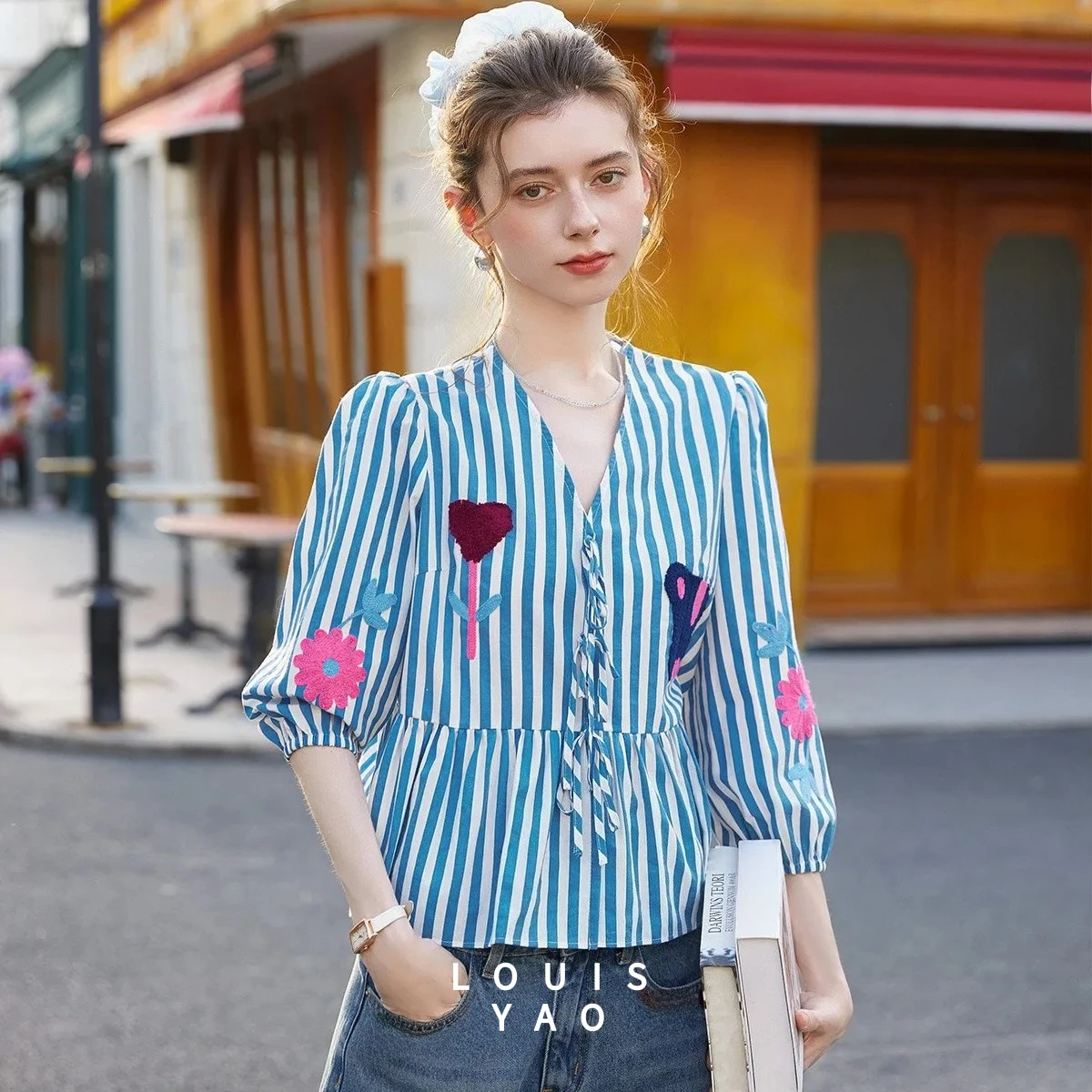LOUISYAO 2026 Spring Summer Striped Contrast Embroidery Blouse Women V Neck Cotton Feel Shirt
LOUISYAO 2026 Spring Summer Striped Contrast Embroidery Blouse Women V Neck Cotton Feel Shirt