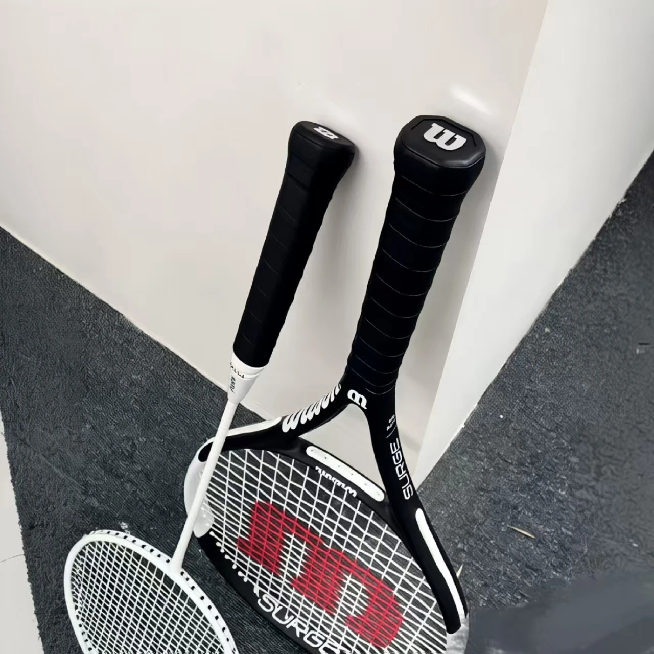 Shock Absorption Anti Slip Tennis Racket Sweatband Badminton Grip Tape Sweat Absorption Tennis Overgrip Padel Sweatband Colorful
Shock Absorption Anti Slip Tennis Racket Sweatband Badminton Grip Tape Sweat Absorption Tennis Overgrip Padel Sweatband Colorful