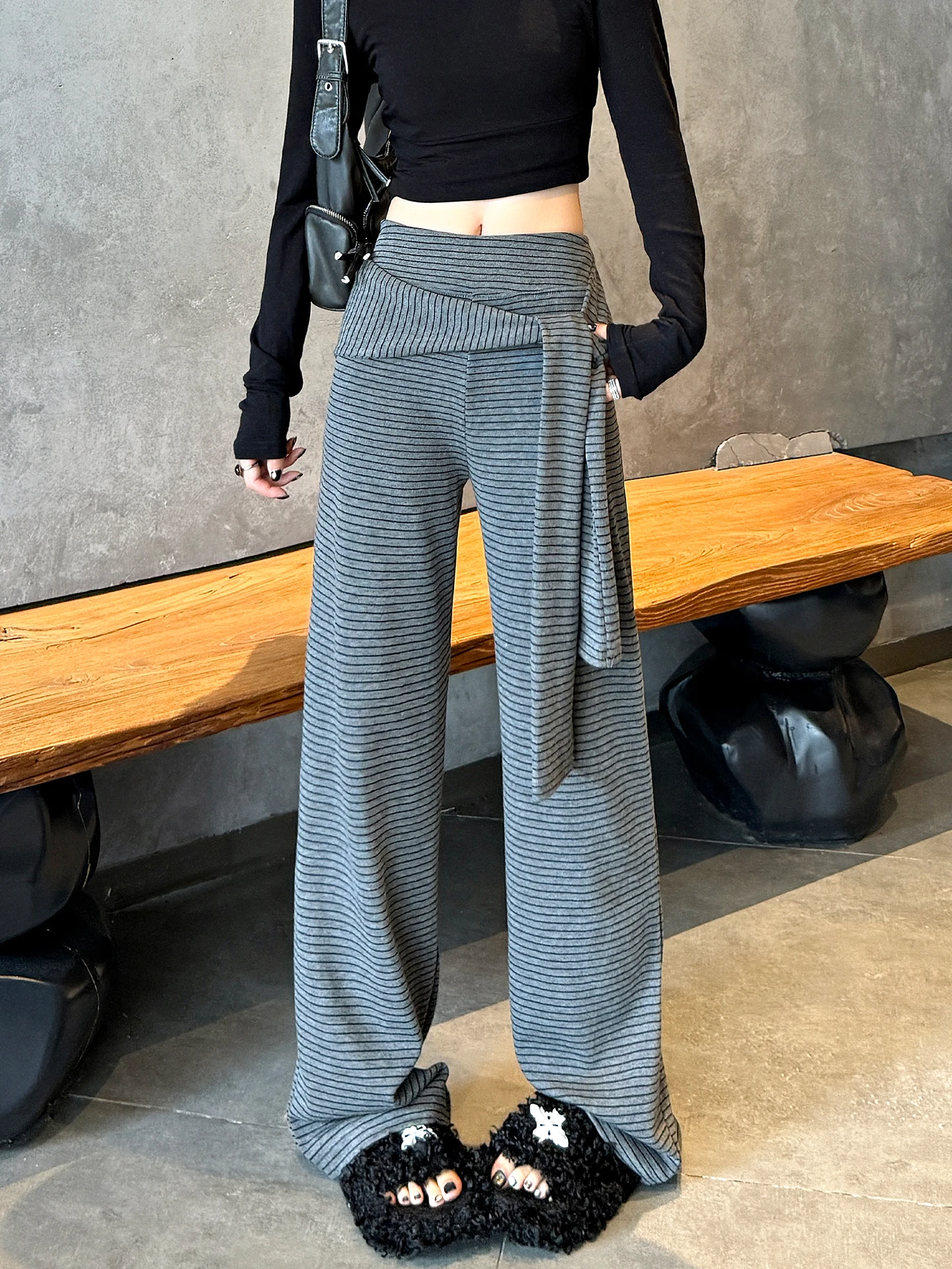 Повседневные полосатые спортивные брюки с завязками на талии, женские осенние новые тонкие широкие брюки для йоги, прямые брюки для йоги Lulu
Повседневные полосатые спортивные брюки с завязками на талии, женские осенние новые тонкие широкие брюки для йоги, прямые брюки для йоги Lulu