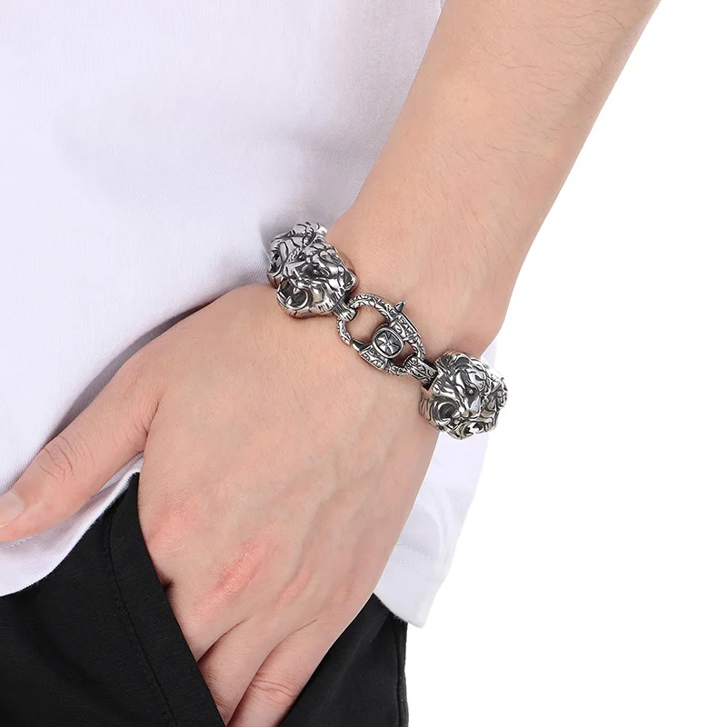 KALEN Vintage Stainless Steel Tiger Charms Bracelet for Men Punk Chunky Fierce Animal Accessory Domineering Biker Party Jewelry
KALEN Vintage Stainless Steel Tiger Charms Bracelet for Men Punk Chunky Fierce Animal Accessory Domineering Biker Party Jewelry