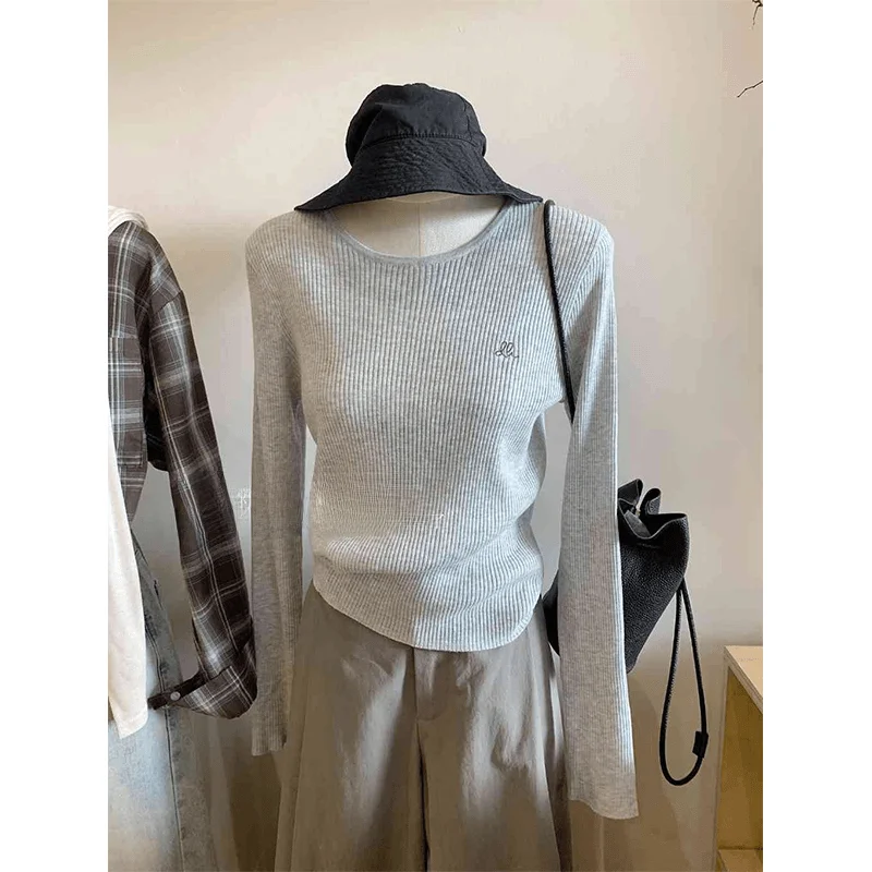 Korean Style College Fashion Shoulder round Neck Embroidered Striped Knitted Long Sleeve Women's T-shirt Slim Fit Base Shirt
Korean Style College Fashion Shoulder round Neck Embroidered Striped Knitted Long Sleeve Women's T-shirt Slim Fit Base Shirt