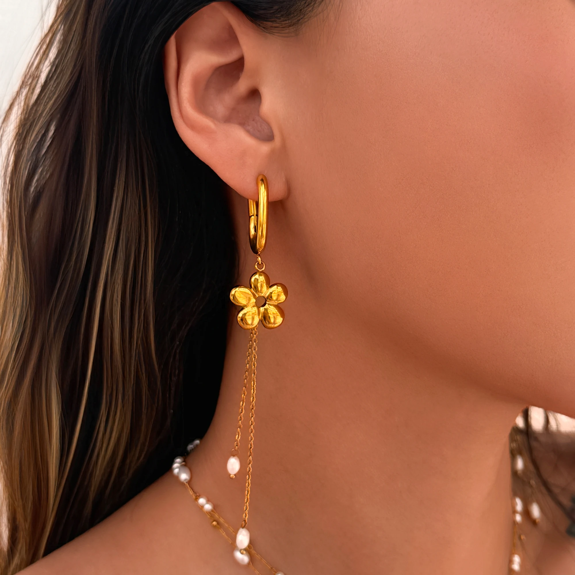 DASEIN New Boho Pearl Chain Tassel Flower Dainty Earrings 18k Gold Plated Hypoallergenic Stainless Steel Fashion Lady Jewelry
DASEIN New Boho Pearl Chain Tassel Flower Dainty Earrings 18k Gold Plated Hypoallergenic Stainless Steel Fashion Lady Jewelry