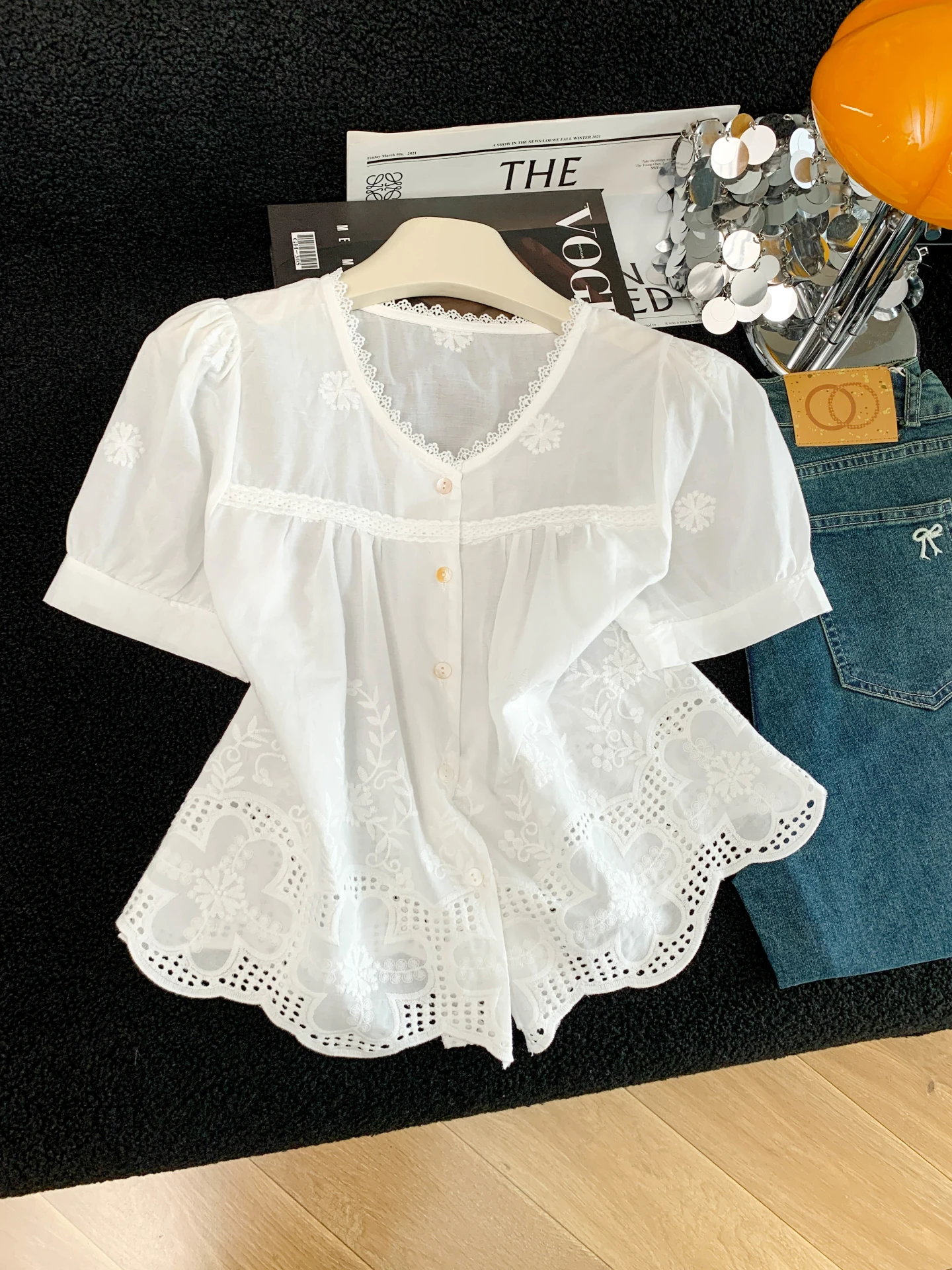Summer 2026 New Style Women's Short Sleeve Shirt Embroidered Hollow out Ruffle Trim White Korean Style Commute Top
Summer 2026 New Style Women's Short Sleeve Shirt Embroidered Hollow out Ruffle Trim White Korean Style Commute Top