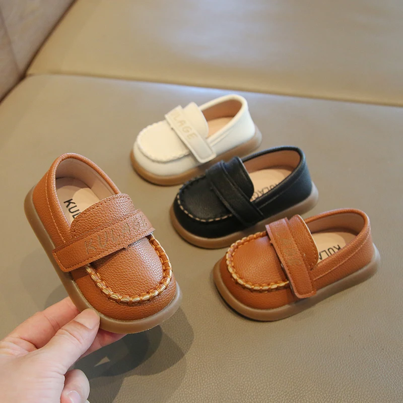 Детские кожаные туфли с одной педалью и круглой головкой, весна-осень 2023, однотонные, простые, удобные туфли с низким берцем на мягкой подошве
Детские кожаные туфли с одной педалью и круглой головкой, весна-осень 2023, однотонные, простые, удобные туфли с низким берцем на мягкой подошве