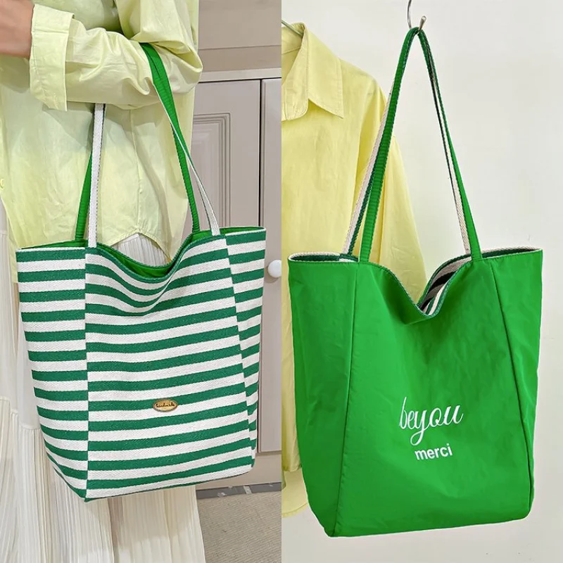 Винтажная модная парижская сумка через плечо, женская кожаная сумка, простой шикарный дизайн для повседневных прогулок 
Винтажная модная парижская сумка через плечо, женская кожаная сумка, простой шикарный дизайн для повседневных прогулок