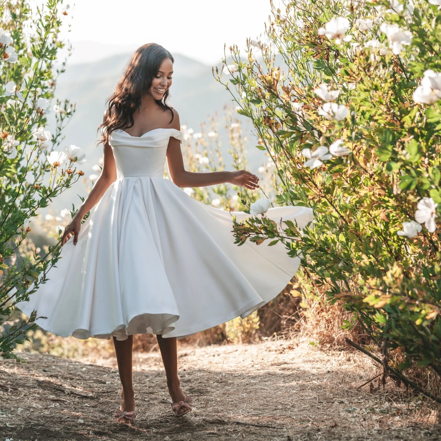 Simple Wedding Dress For Woman Off Shoulder Sleeveless Flowy Stain Bridal Gown Elegant Mid Calf Robe de mariee Made Custom 
Simple Wedding Dress For Woman Off Shoulder Sleeveless Flowy Stain Bridal Gown Elegant Mid Calf Robe de mariee Made Custom