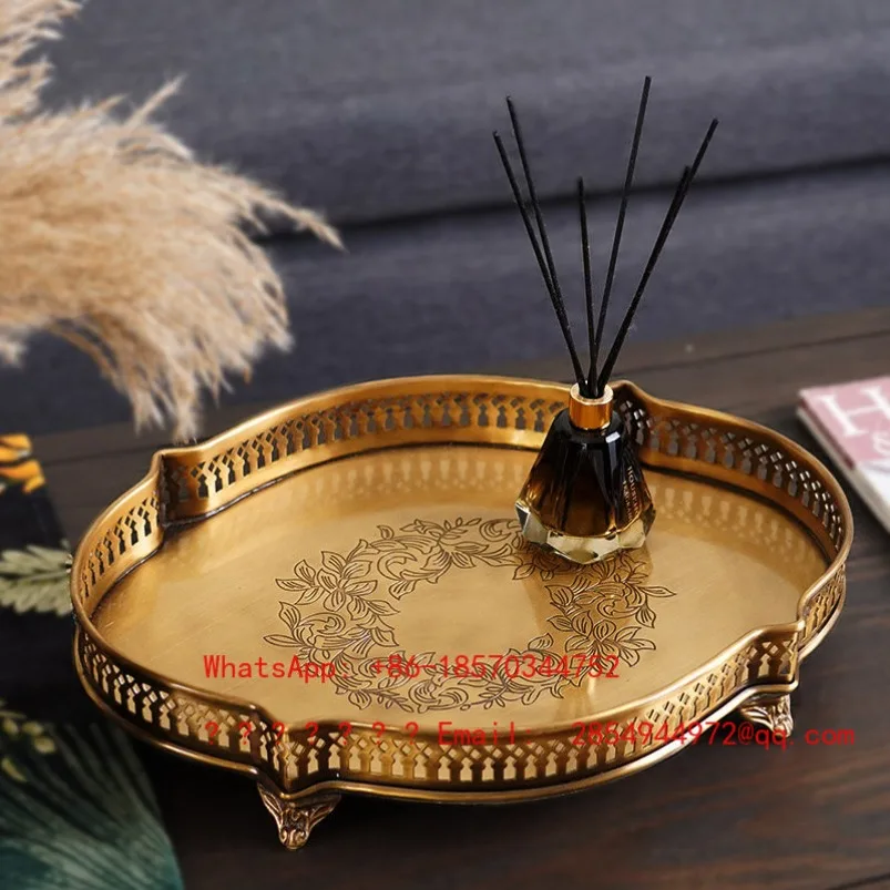European Luxury Hand-carved Tray Fruit Plate Retro Handicraft Ornament
European Luxury Hand-carved Tray Fruit Plate Retro Handicraft Ornament