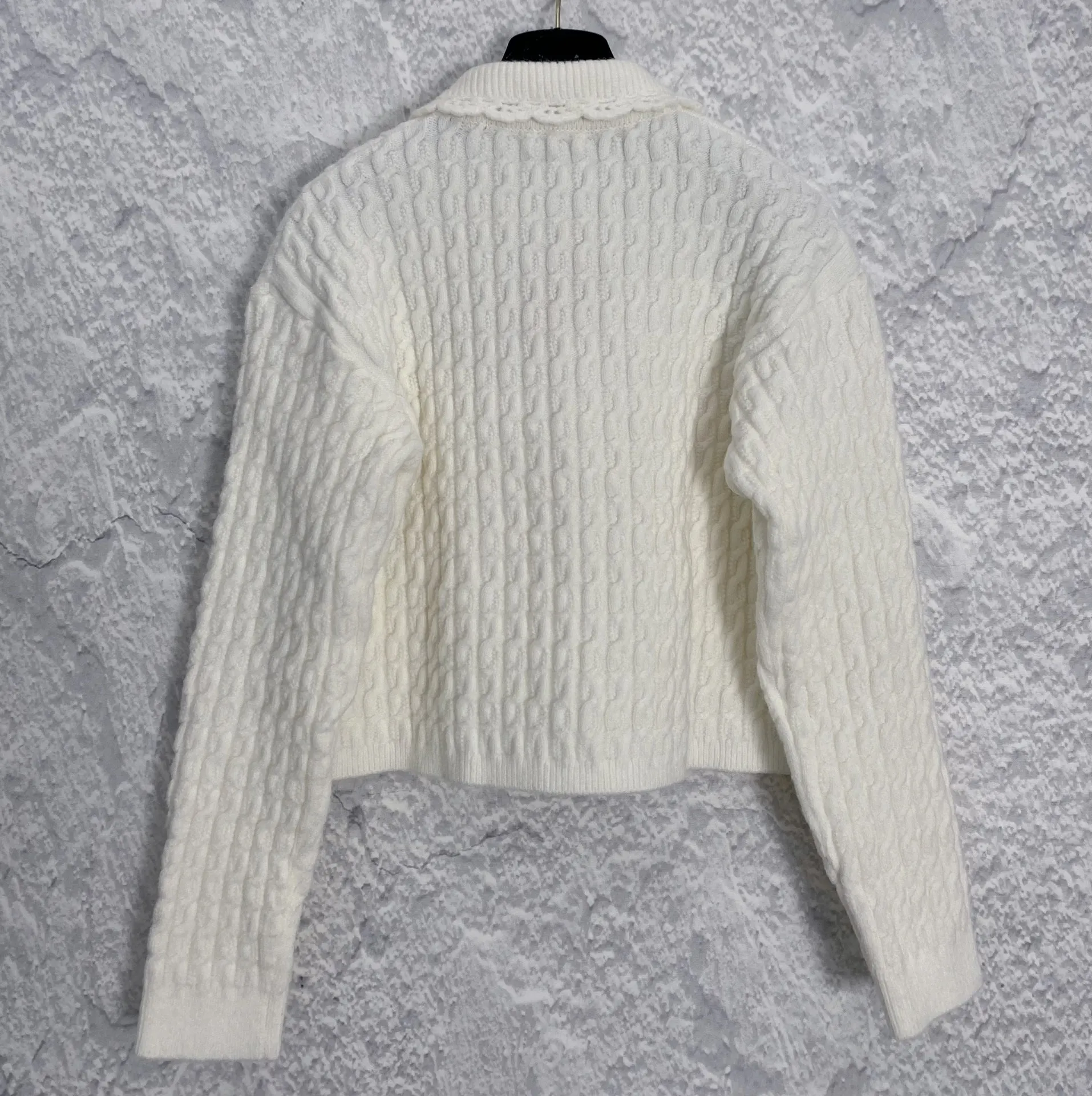 High quality new lace lapel cardigan top for women's slim fit short sweater jacket
High quality new lace lapel cardigan top for women's slim fit short sweater jacket