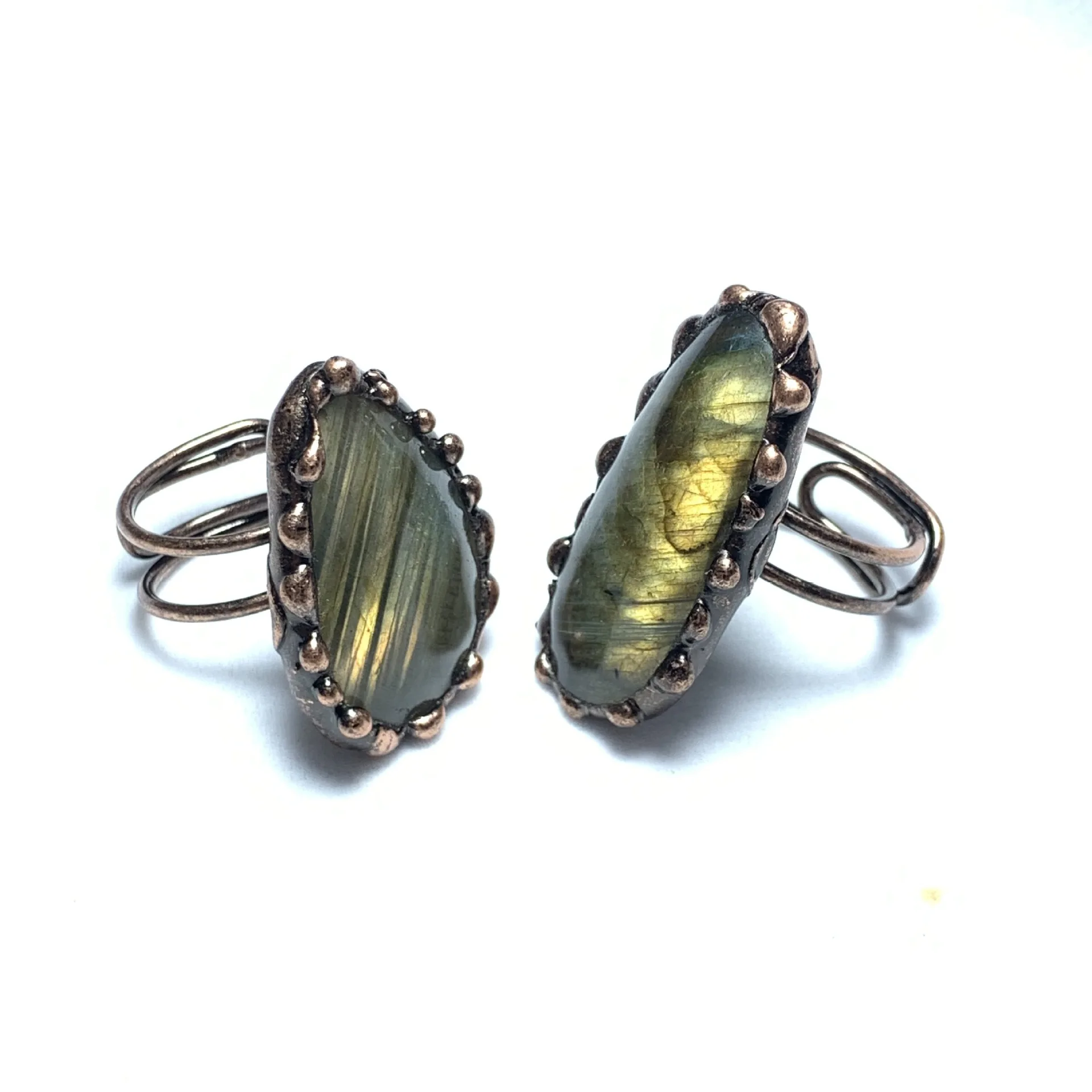 YEEVAA Natural Amphibole Adjustable Open Ring Healing Crystal Stone Gemstone Bronze Plated Handmade Jewelry Gift
YEEVAA Natural Amphibole Adjustable Open Ring Healing Crystal Stone Gemstone Bronze Plated Handmade Jewelry Gift