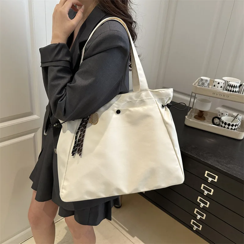 Korean Canvas Women Shoulder Bag Female Student Tote Shopper Bag 2025 Large Fashion Ladies Hand Bags Girl Bookbag Woman Handbags
Korean Canvas Women Shoulder Bag Female Student Tote Shopper Bag 2025 Large Fashion Ladies Hand Bags Girl Bookbag Woman Handbags