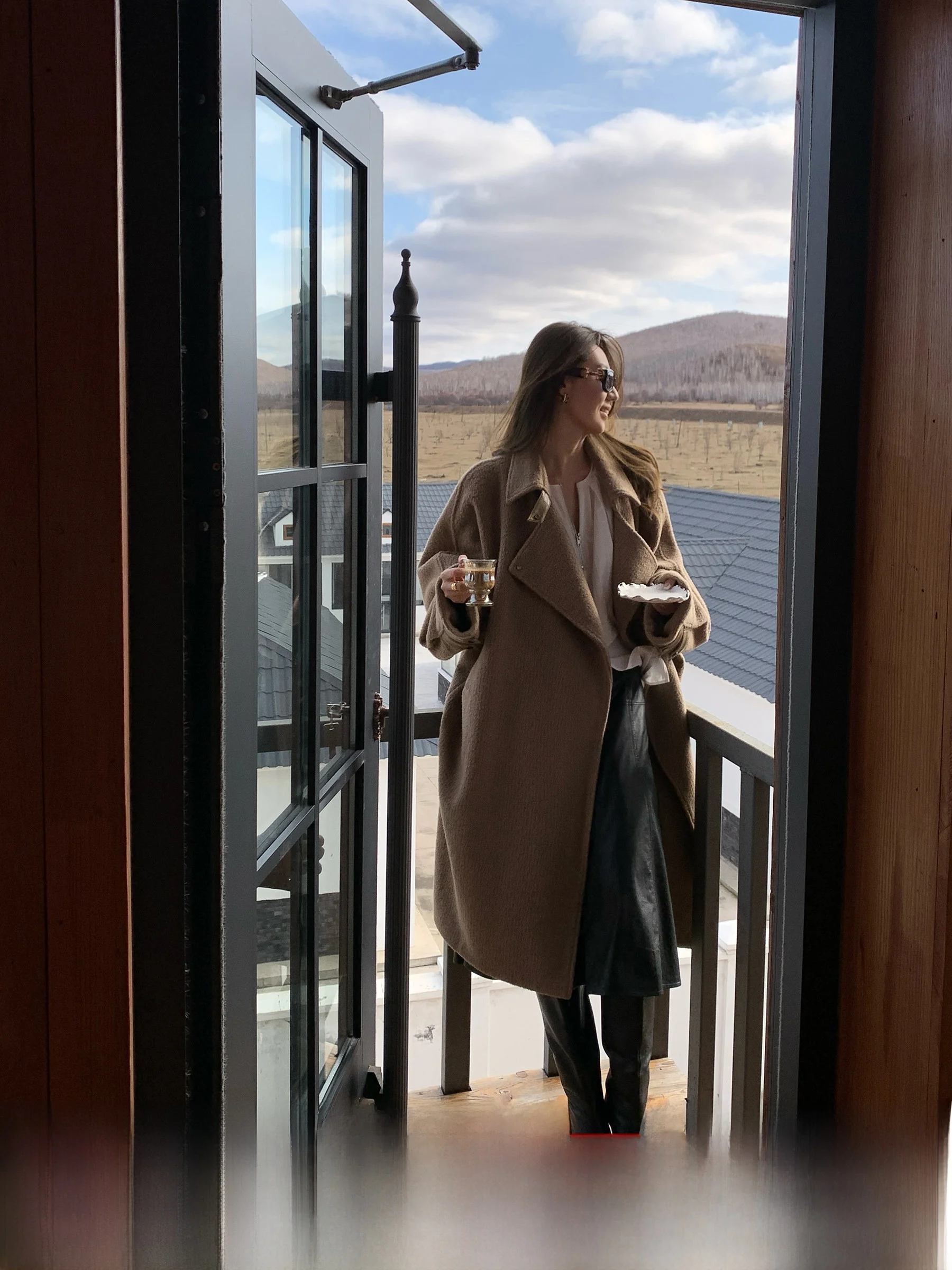 Официальное двустороннее шерстяное пальто Gakee средней длины, осенне-зимняя новинка, элегантная женская верхняя одежда в стиле Lazy Elegance
Официальное двустороннее шерстяное пальто Gakee средней длины, осенне-зимняя новинка, элегантная женская верхняя одежда в стиле Lazy Elegance