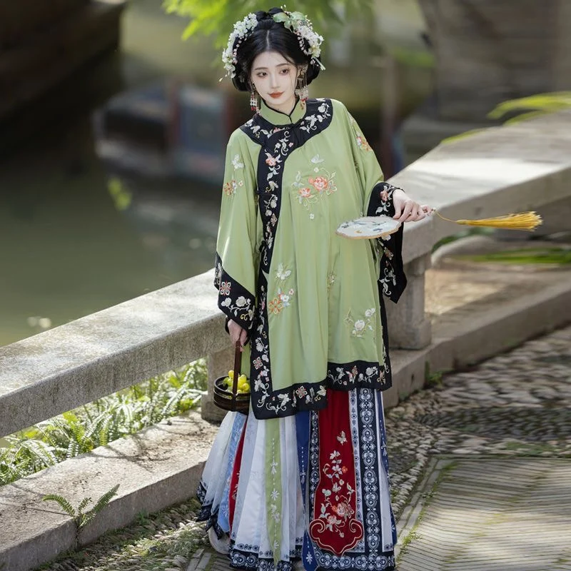 New Courtyard Roeyshouse Qing Han Women's Clothing Antique Machine Embroidery Late Shang Young Mistress
New Courtyard Roeyshouse Qing Han Women's Clothing Antique Machine Embroidery Late Shang Young Mistress
