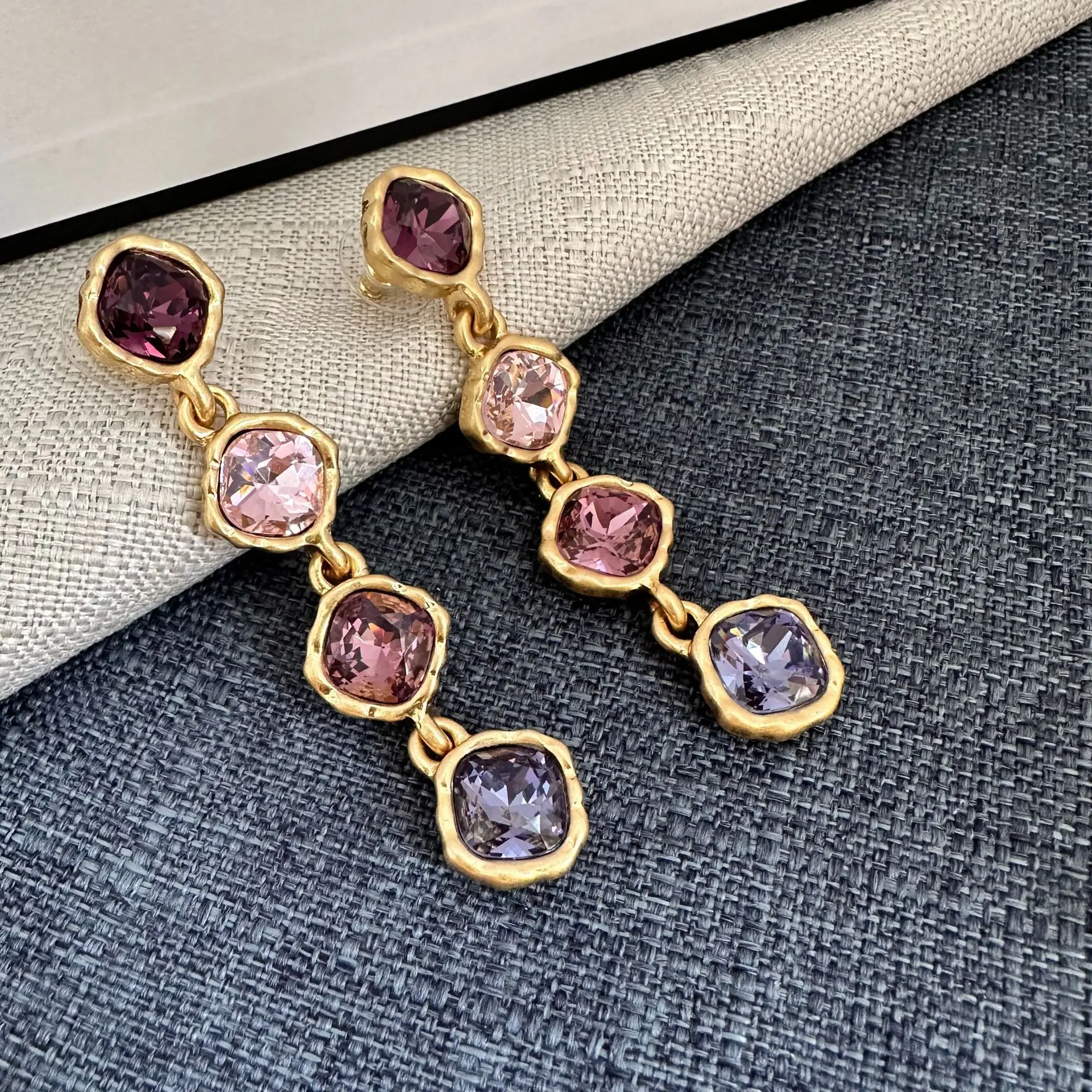 Os Fashion Jewelry Full Zircon Inlaid Colorful Glass Geometric Stud Earrings Women’s Elegant Party Wedding Accessory 
Os Fashion Jewelry Full Zircon Inlaid Colorful Glass Geometric Stud Earrings Women’s Elegant Party Wedding Accessory