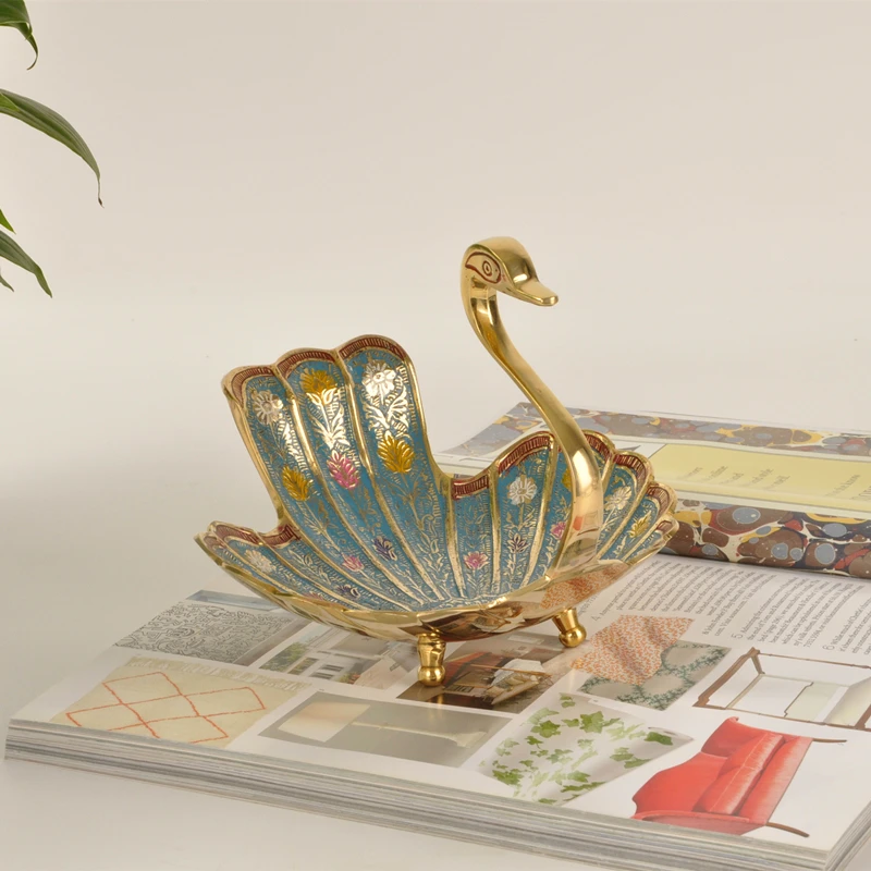 Brass handmade peacock storage tray coffee table dried fruit snack plate swan jewelry plate decorative fruit plate ornament
Brass handmade peacock storage tray coffee table dried fruit snack plate swan jewelry plate decorative fruit plate ornament