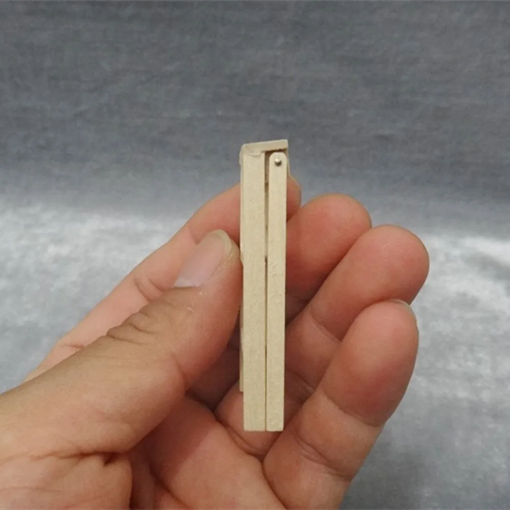 Миниатюрная деревянная лестница для кукольного домика, складная, компактная конструкция, натуральное дерево, идеально подходит для миниатюрных домиков и сказочных сцен.
Миниатюрная деревянная лестница для кукольного домика, складная, компактная конструкция, натуральное дерево, идеально подходит для миниатюрных домиков и сказочных сцен.