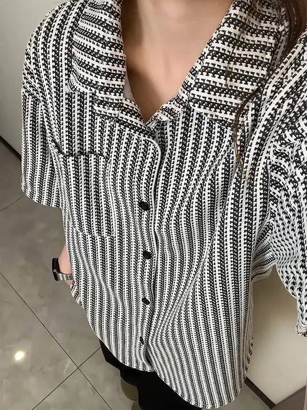 White Summer Casual Loose Men's irt ort Sve Fibone Pattern Turn-down Collar Striped Outerwear Lightweight Faion
White Summer Casual Loose Men's irt ort Sve Fibone Pattern Turn-down Collar Striped Outerwear Lightweight Faion