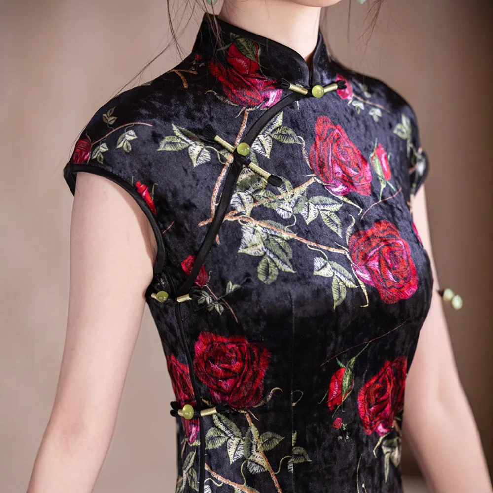 Китайское бархатное платье Cheongsam без рукавов для женщин, улучшенное платье Cheongsam, женское платье Ципао с цветком, китайская традиция Hanfu
Китайское бархатное платье Cheongsam без рукавов для женщин, улучшенное платье Cheongsam, женское платье Ципао с цветком, китайская традиция Hanfu