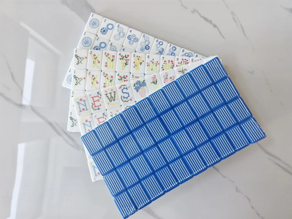 Hot Sale Mahjong Game Tiles 3 Layer Acrylic American Mahjong Set 160 Pcs Fashion Carved Mah Jong Tiles Home Entertainment Games
Hot Sale Mahjong Game Tiles 3 Layer Acrylic American Mahjong Set 160 Pcs Fashion Carved Mah Jong Tiles Home Entertainment Games