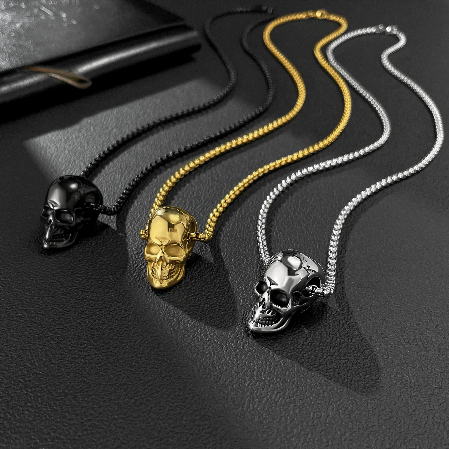 Street fashion trend Personality Skull Necklace Vintage stainless steel men's pendant accessories
Street fashion trend Personality Skull Necklace Vintage stainless steel men's pendant accessories