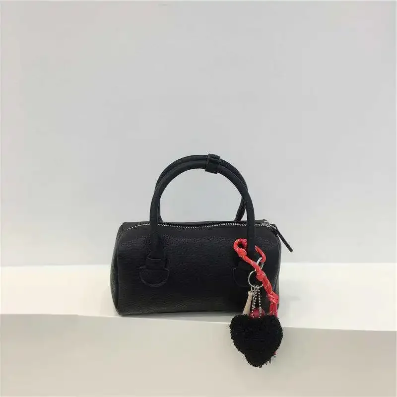 2025 New Small Handbags for Women High-Grade Sense PU Leather Tote Bowling Bag Trend Female Soft Crossbody Bag
2025 New Small Handbags for Women High-Grade Sense PU Leather Tote Bowling Bag Trend Female Soft Crossbody Bag