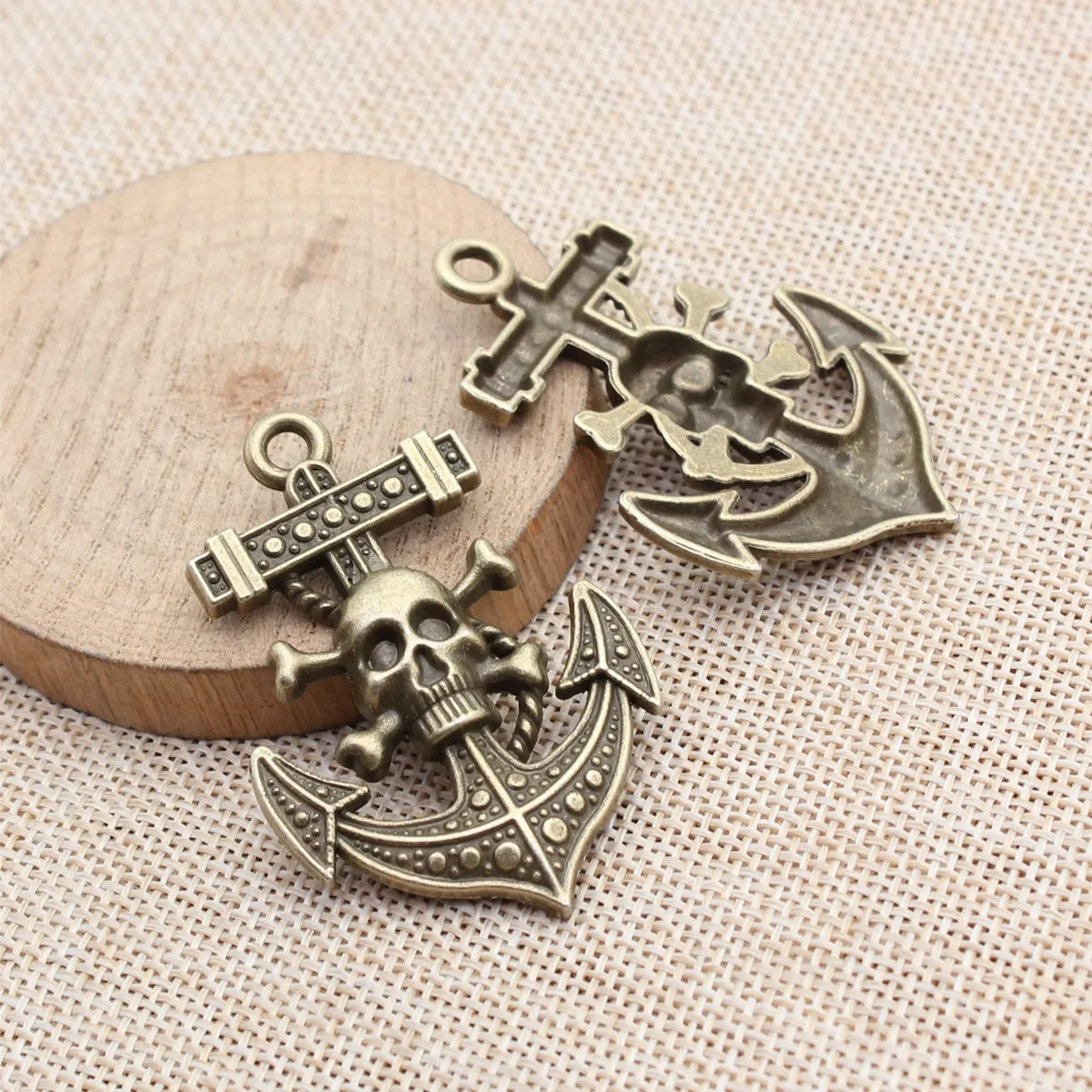 10pcs 54x36mm(2.13x1.42inch) 2 Colors Anchor Skull Charms Vintage Hand Crafts Jewelry Making Accessories
10pcs 54x36mm(2.13x1.42inch) 2 Colors Anchor Skull Charms Vintage Hand Crafts Jewelry Making Accessories
