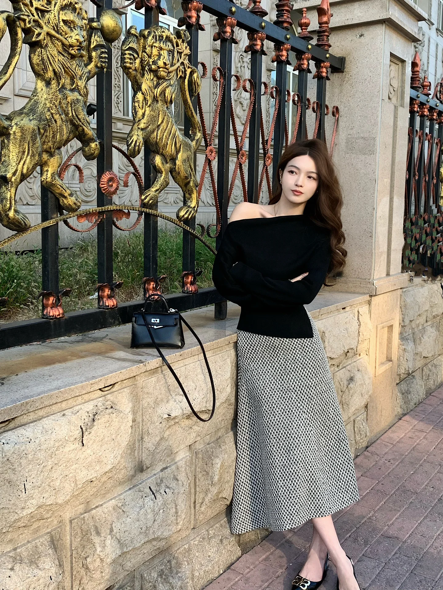 Только Ni низкопрофильный миллионер, осень-зима 2022, новый мягкий шерстяной свитер на одно плечо, женский сексуальный вязаный свитер с наклонным воротником
Только Ni низкопрофильный миллионер, осень-зима 2022, новый мягкий шерстяной свитер на одно плечо, женский сексуальный вязаный свитер с наклонным воротником