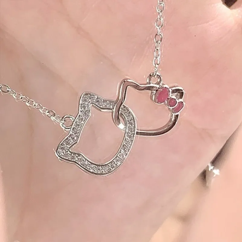 Sanrio Hello Kitty Diamond Necklace Double Ring Clavicle Chain for Women Fashion Jewelry Cute Cat Head Pendant Necklace
Sanrio Hello Kitty Diamond Necklace Double Ring Clavicle Chain for Women Fashion Jewelry Cute Cat Head Pendant Necklace