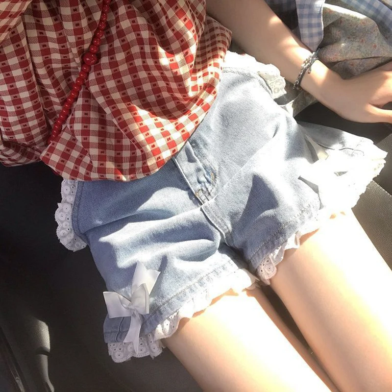 Kawaii Bow Denim Shorts Women Japanese Lace Patchwork Baggy Jean Shorts Summer Y2K Harajuku High Waist Wide Leg Short Pants New
Kawaii Bow Denim Shorts Women Japanese Lace Patchwork Baggy Jean Shorts Summer Y2K Harajuku High Waist Wide Leg Short Pants New