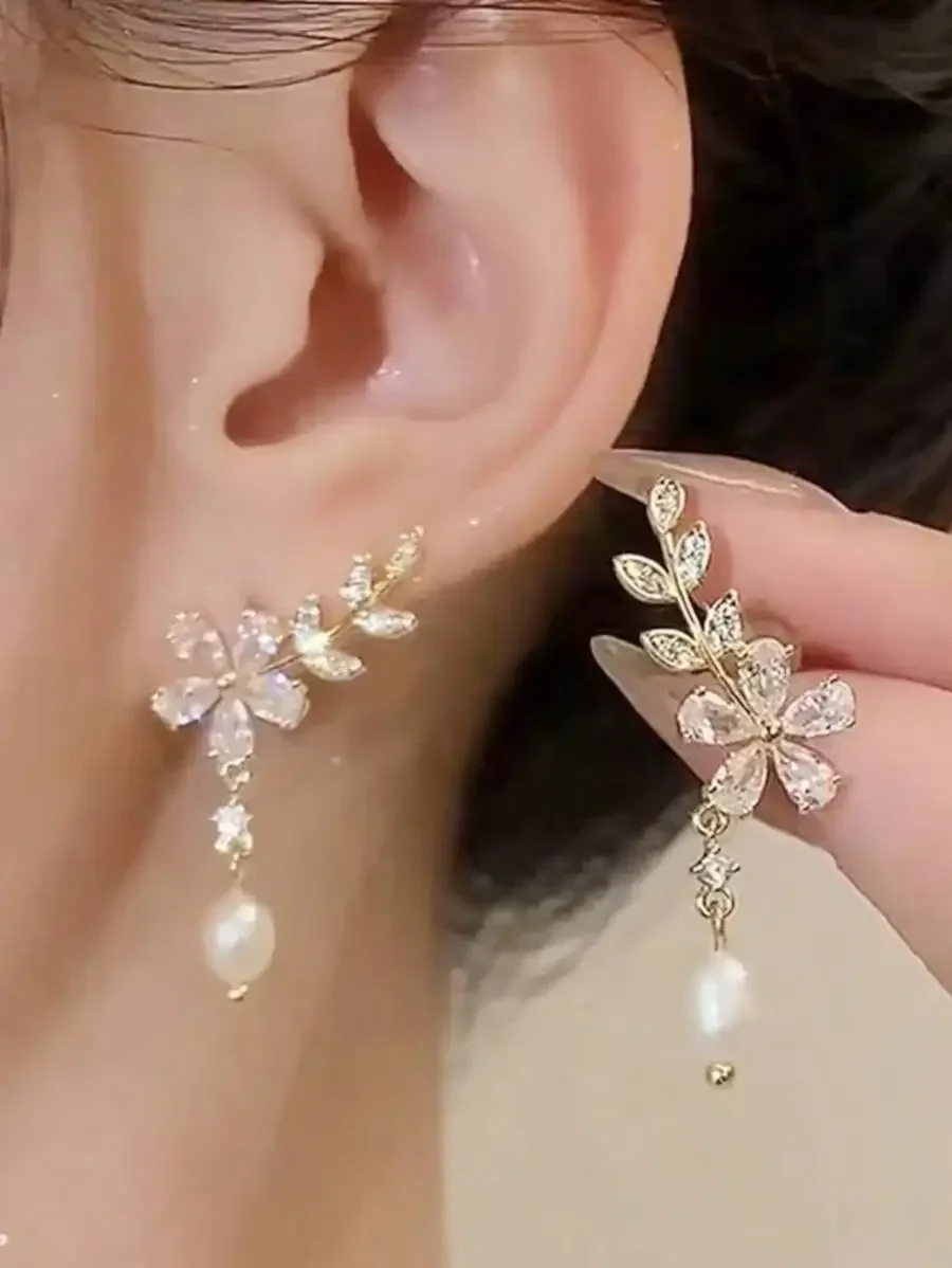 1pair Fashionable Luxurious Ladies' Faux Pearl & Rhinestone Leaf & Flower Drop Earrings Valentines,Mom,Mother,Mother's Day,Gift
1pair Fashionable Luxurious Ladies' Faux Pearl & Rhinestone Leaf & Flower Drop Earrings Valentines,Mom,Mother,Mother's Day,Gift
