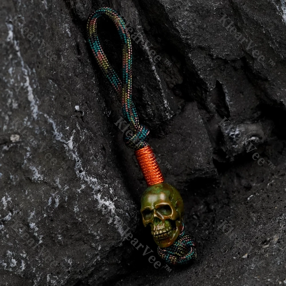 Skull Outdoor Tool Knife Beaded Umbrella Rope Woven Knife Pendant EDC Pendant Keychain DIY Backpack Hanging Ornament
Skull Outdoor Tool Knife Beaded Umbrella Rope Woven Knife Pendant EDC Pendant Keychain DIY Backpack Hanging Ornament