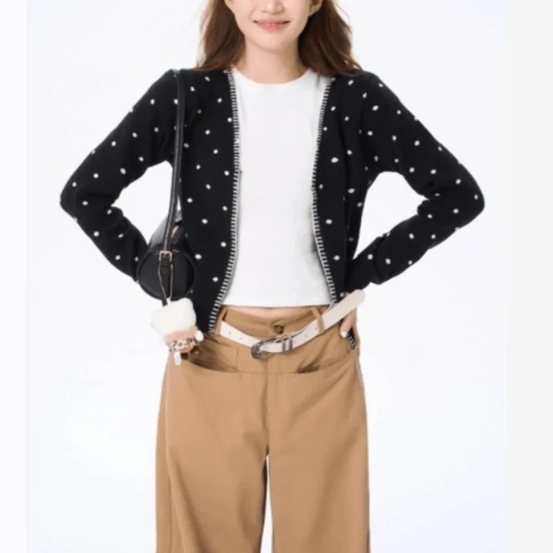 Повседневный черный кардиган с v-образным вырезом в горошек, женский осенний кардиган 2022, новинка осени Y2k, уличная мода, универсальные вязаные топы
Повседневный черный кардиган с v-образным вырезом в горошек, женский осенний кардиган 2022, новинка осени Y2k, уличная мода, универсальные вязаные топы