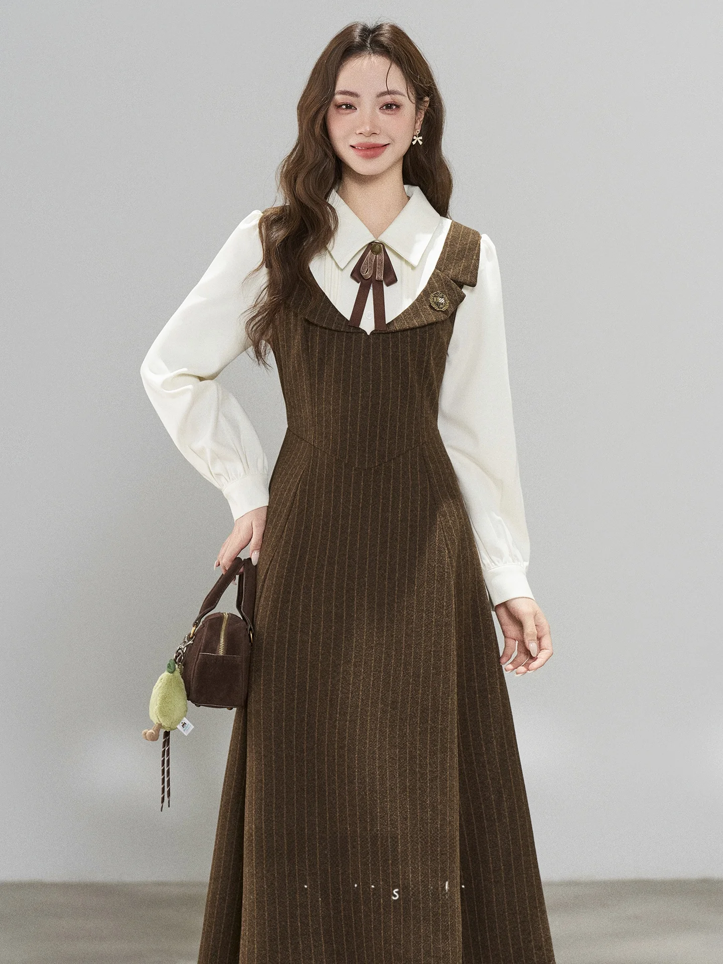 Новая весенняя женская длинная юбка в студенческом стиле с высокой талией, А-силуэт, с эффектом похудения, модная, элегантная
Новая весенняя женская длинная юбка в студенческом стиле с высокой талией, А-силуэт, с эффектом похудения, модная, элегантная