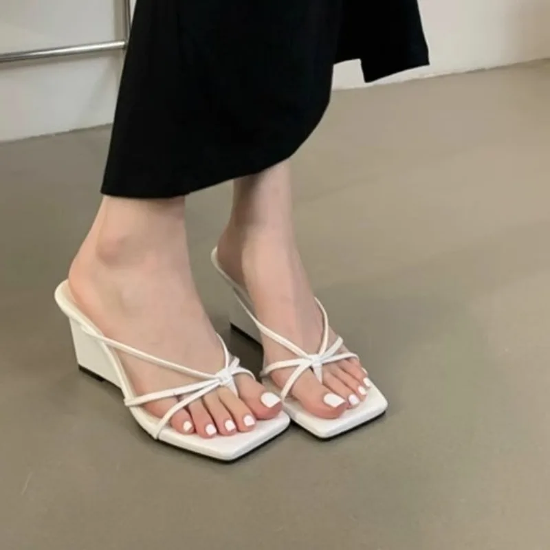 Hot-selling Fashionable New 2025 Style Women's High Heel Sandals Outdoor Wear Summer New Elegance Heel Slippers
Hot-selling Fashionable New 2025 Style Women's High Heel Sandals Outdoor Wear Summer New Elegance Heel Slippers