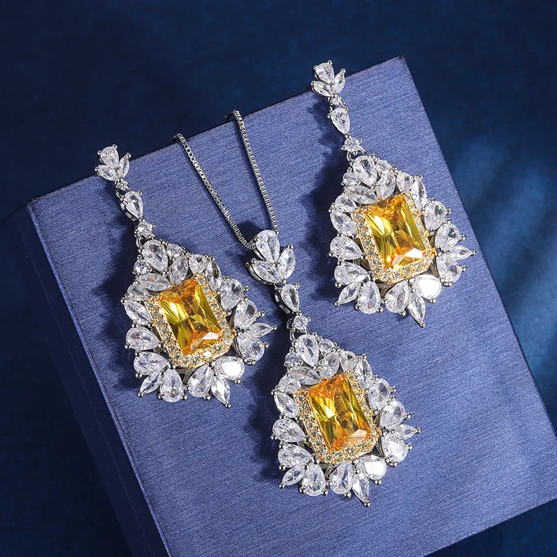 European and American fashion jewelry for women, yellow diamond inlaid two-tone set8*12 Wholesale
European and American fashion jewelry for women, yellow diamond inlaid two-tone set8*12 Wholesale